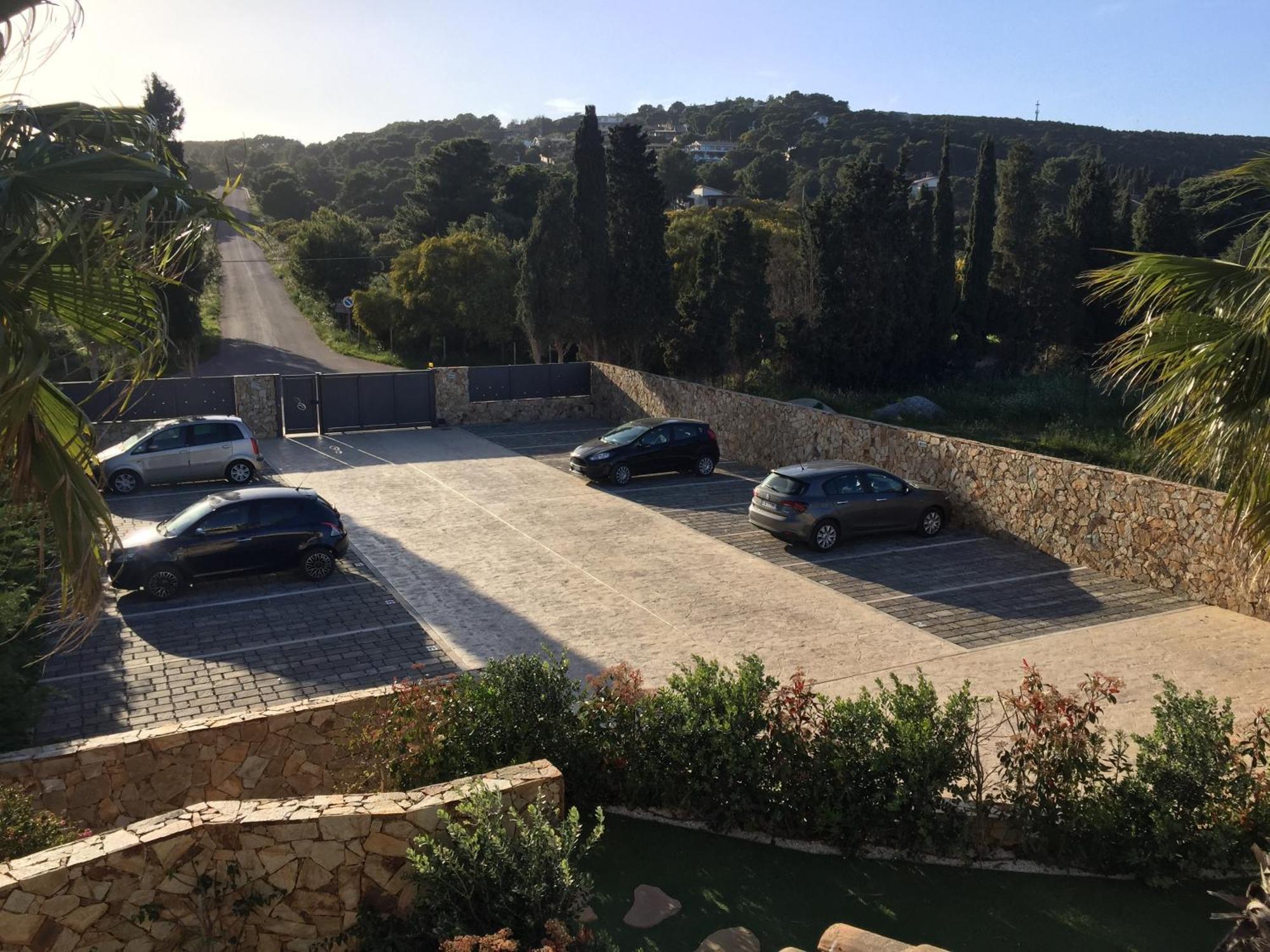 Residence Elegance Ville Ed Appartamenti A Porto Pino Bagian luar foto