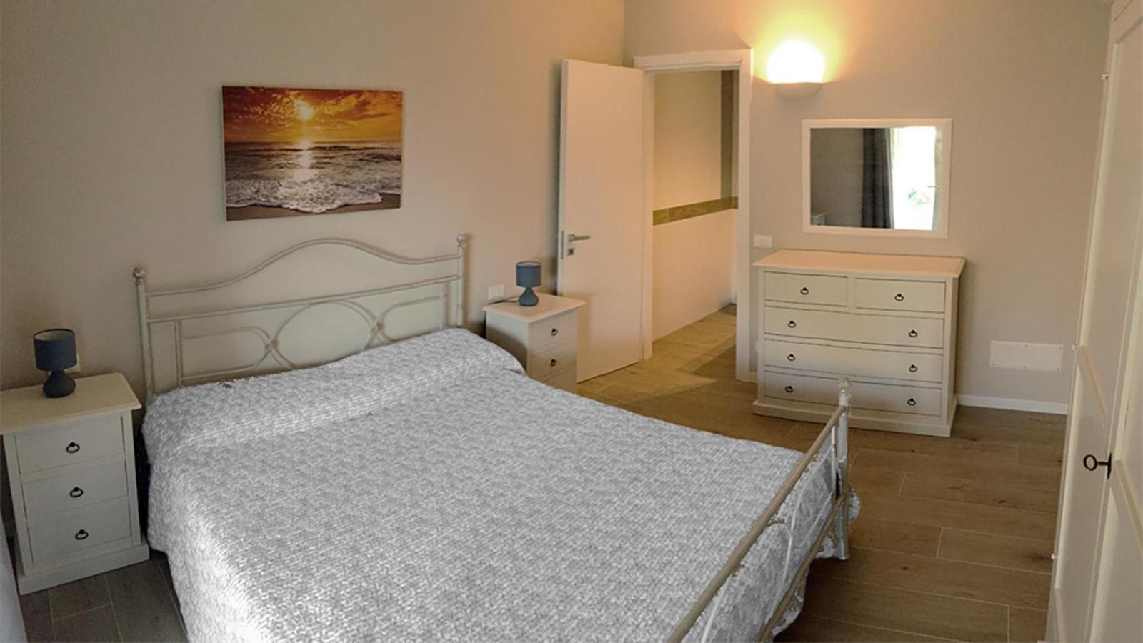 Residence Elegance Ville Ed Appartamenti A Porto Pino Bagian luar foto