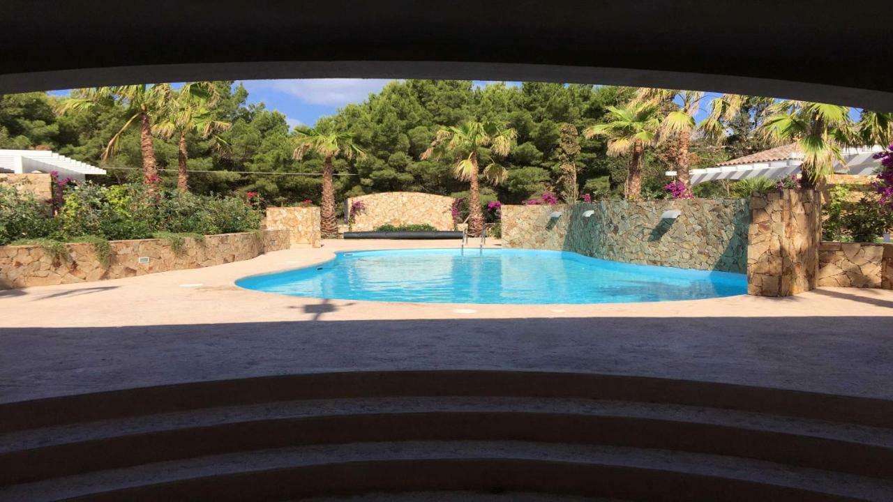 Residence Elegance Ville Ed Appartamenti A Porto Pino Bagian luar foto